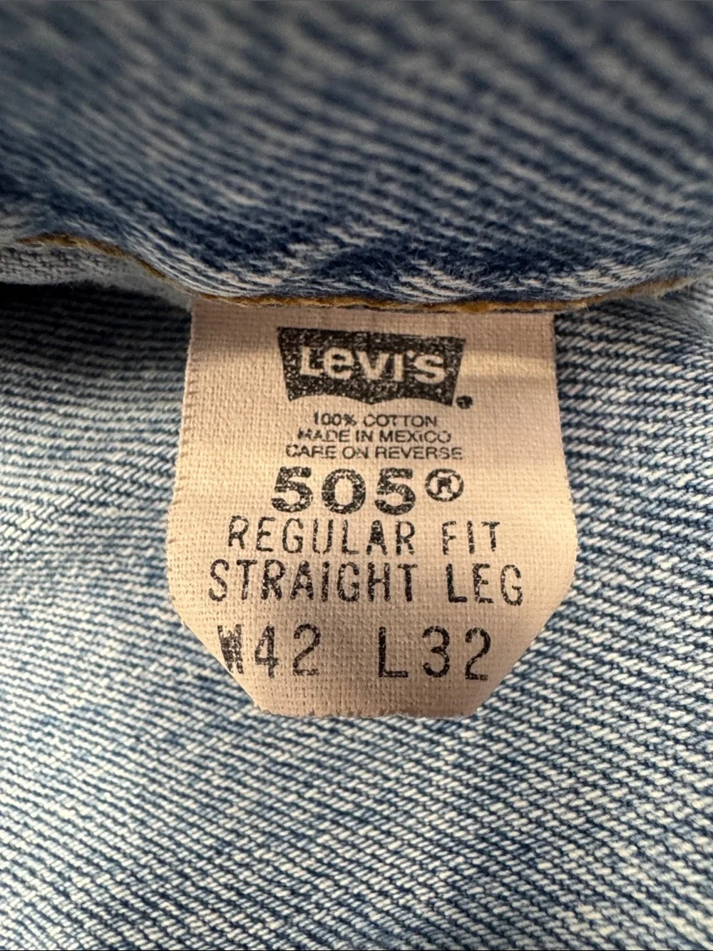 Levi's 505 Men's Straight Jeans in Light Blue Wash